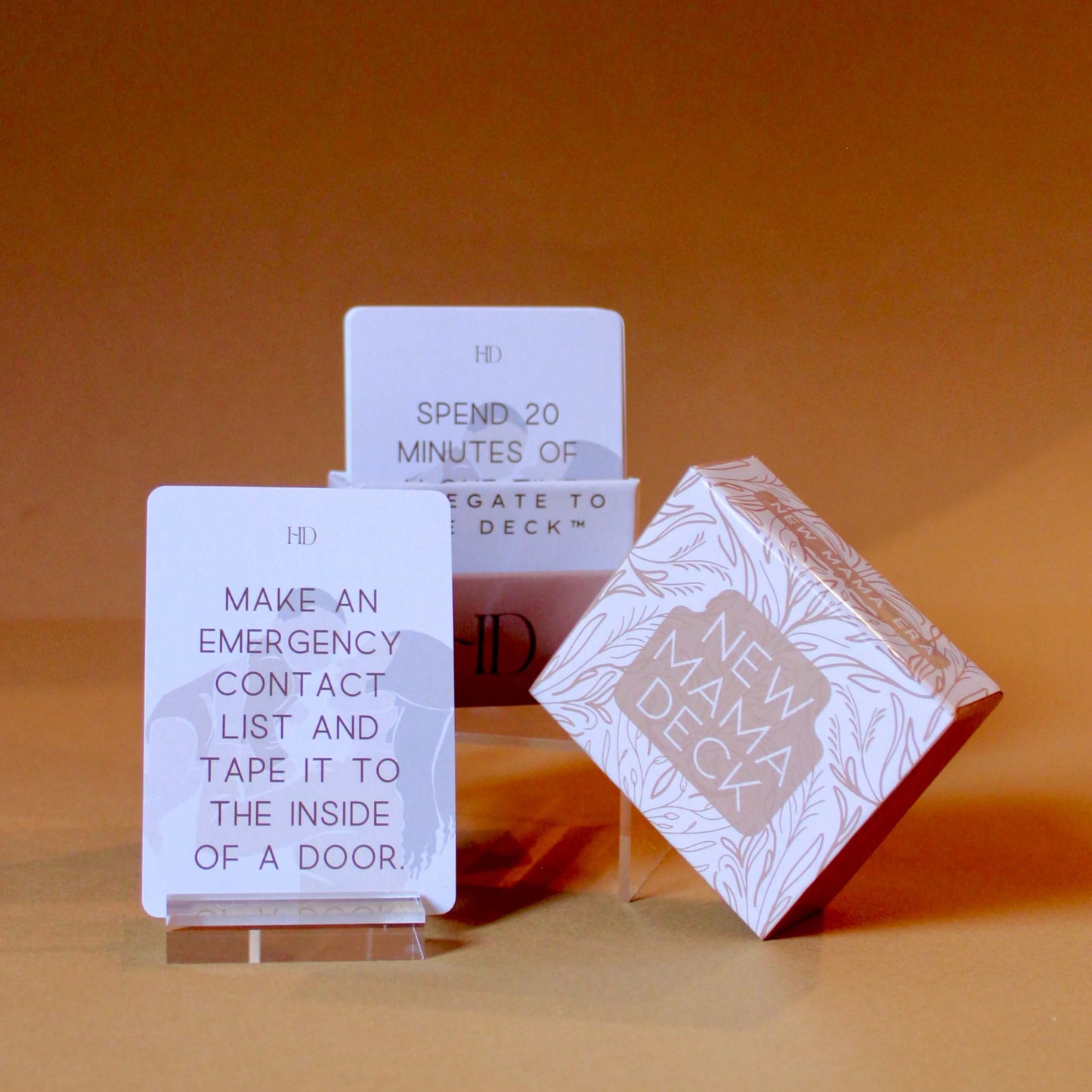 Open new mama deck with example card from the deck