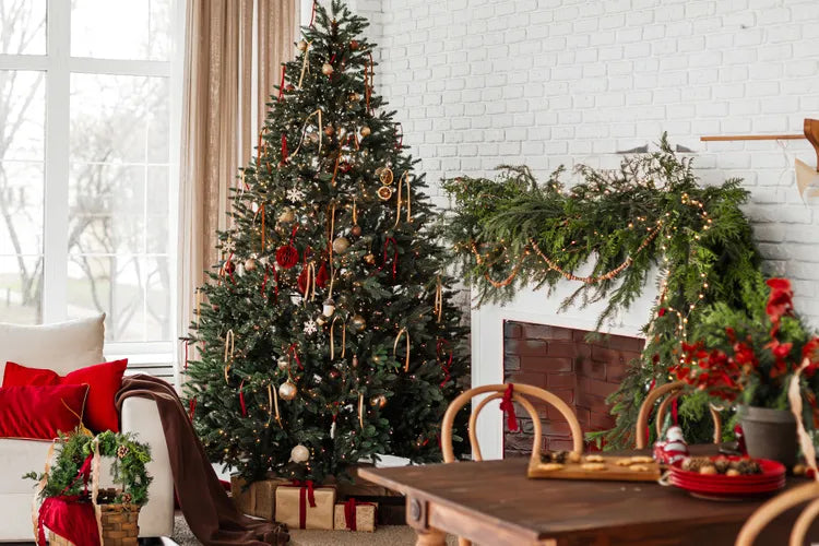 5 Things You Should Toss Before Hosting Christmas, According to Pro Organizers | MARTHA STEWART |