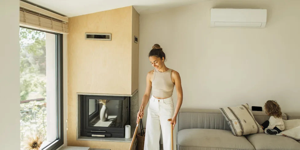 8 Things Cleaning Professionals Always Toss Before Guests Arrive | AOL