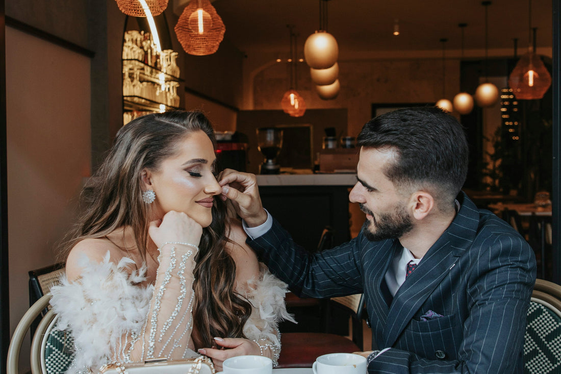 Hack Decks article featuring creative afternoon date ideas for busy couples who want more time together without evening plans