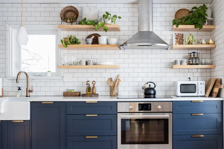 8 Things Organized People Never Hold Onto—and How You Can Let Them Go Too